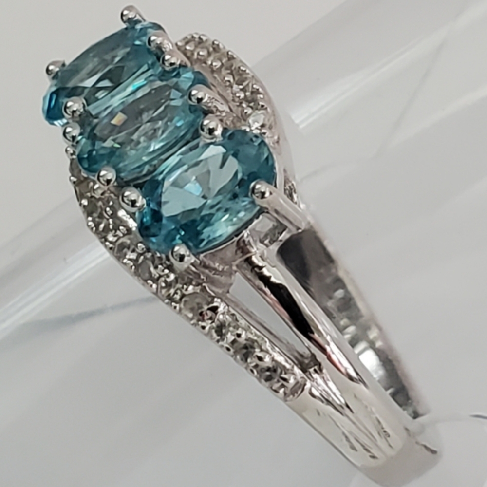 Natural topaz & zircon ring. Size 6 - Picture 3 of 12